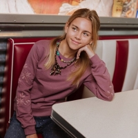 No Way Monday, bloemen sweater